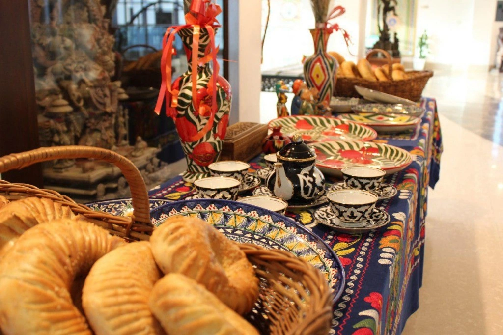 The Art of Uzbek Hospitality: What Tourists Can Expect