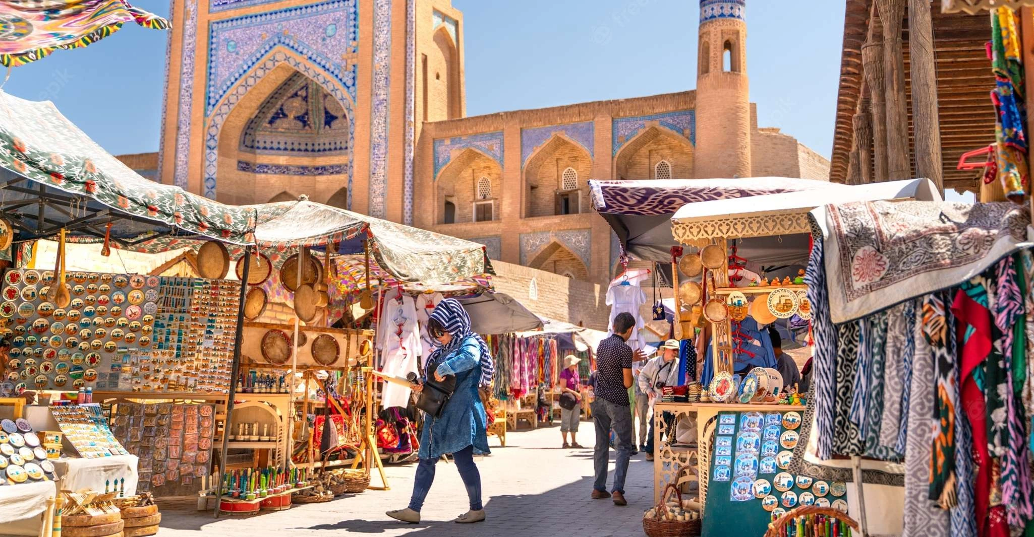 Secrets of the Eastern Bazaar: What to Buy and How to Bargain in Uzbekistan